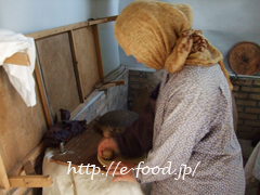 uzbekfood_nanmake.JPG