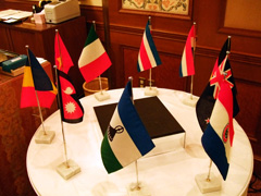 okura10country09_flags.JPG