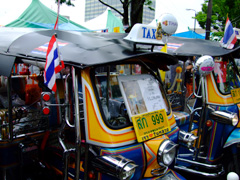 thaifes08_tuktuk.jpg
