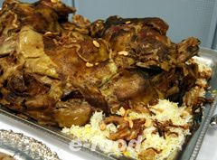 仔羊の丸焼き