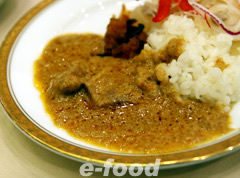 モザンビーク・ココナッツミルクを使ったチキンカレー