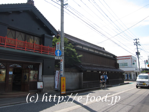 渋川問屋のある、七日町の越後海道。